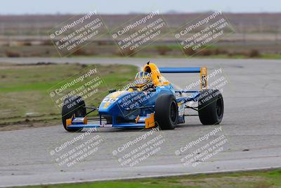 media/Jan-15-2023-CalClub SCCA (Sun) [[40bbac7715]]/Group 2/Qualifying (Sweeper)/